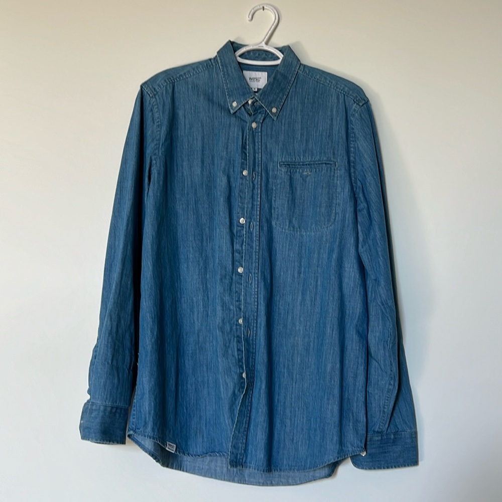 Oversize WESC shirt.